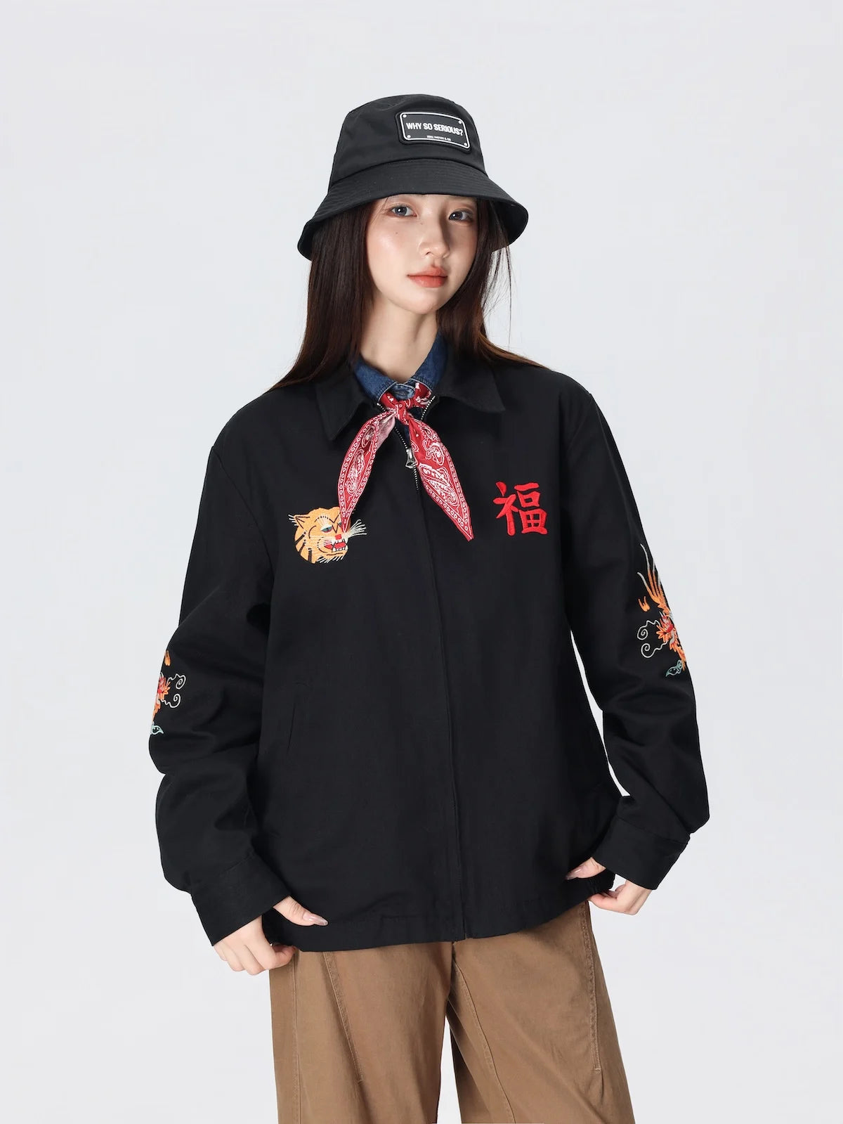 Miesten bomber takki retro kirjonnalla ja vintage tyylillä