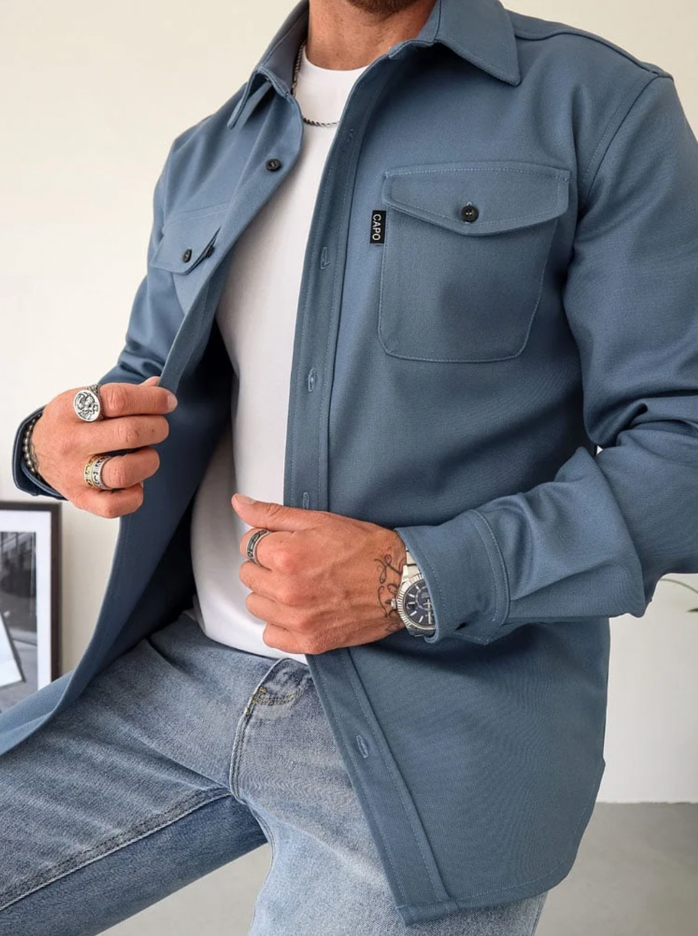 Miesten overshirt kahdella rintataskullla ja napinläpikiinnityksellä