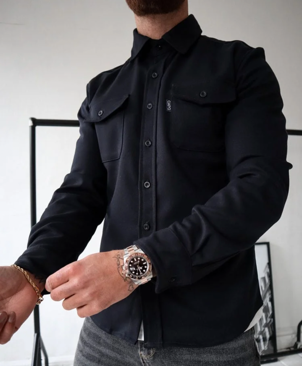 Miesten overshirt kahdella rintataskullla ja napinläpikiinnityksellä