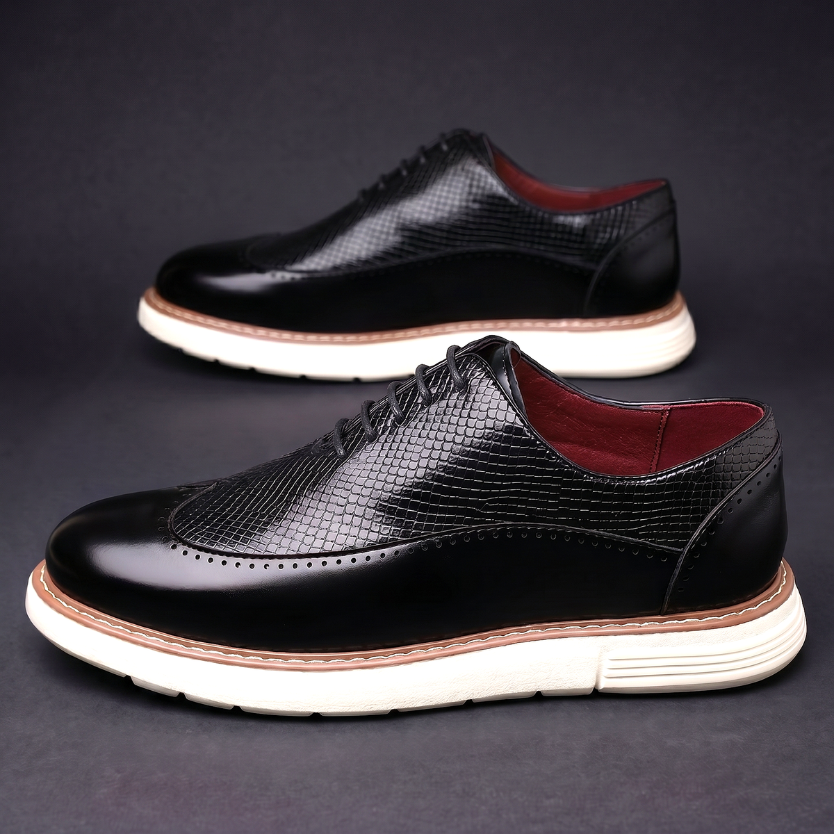 Miesten oxford kengät wingtip brogue-koristelulla ja pehmustetulla pohjalla