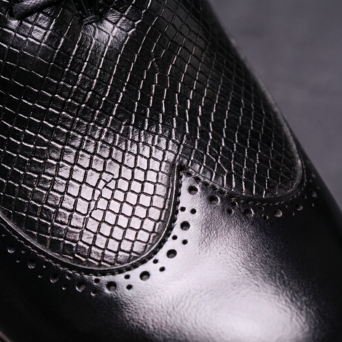 Miesten oxford kengät wingtip brogue-koristelulla ja pehmustetulla pohjalla