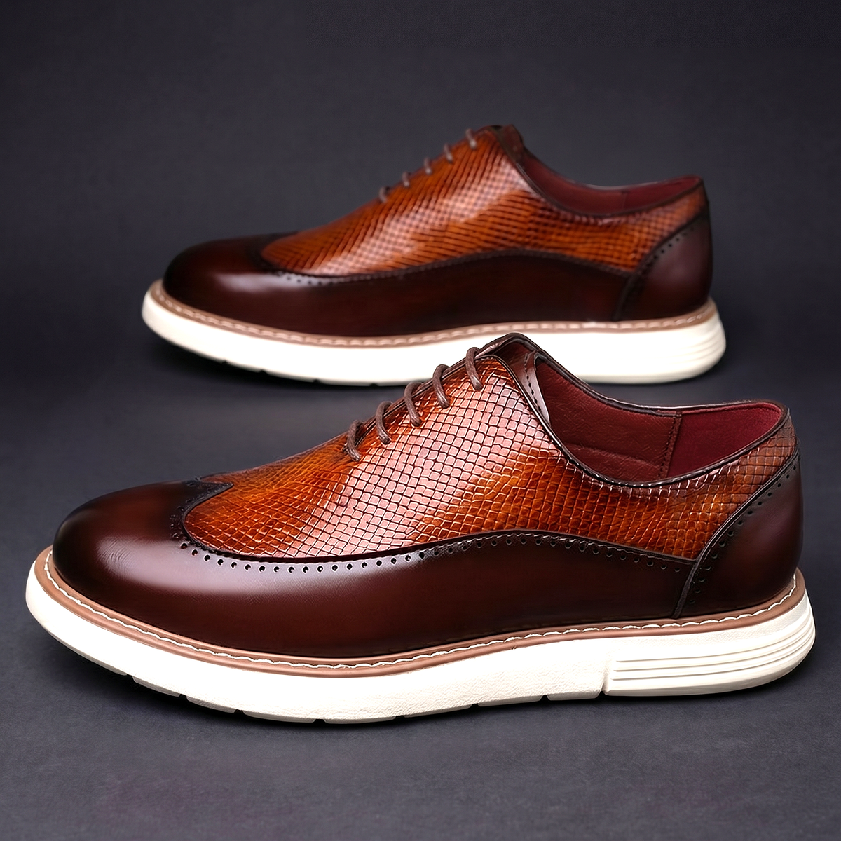 Miesten oxford kengät wingtip brogue-koristelulla ja pehmustetulla pohjalla