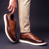 Miesten oxford kengät wingtip brogue-koristelulla ja pehmustetulla pohjalla