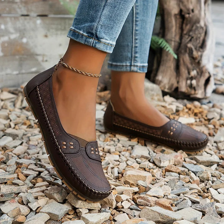 Naisten kengät | Reikäilty loaferi, slip-on