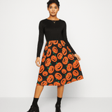 Emilia Halloween Midi Mekko - Pelottava Kurpitsaprintti - Uniikki Tyyli - EmiyoSuomi - Halloween