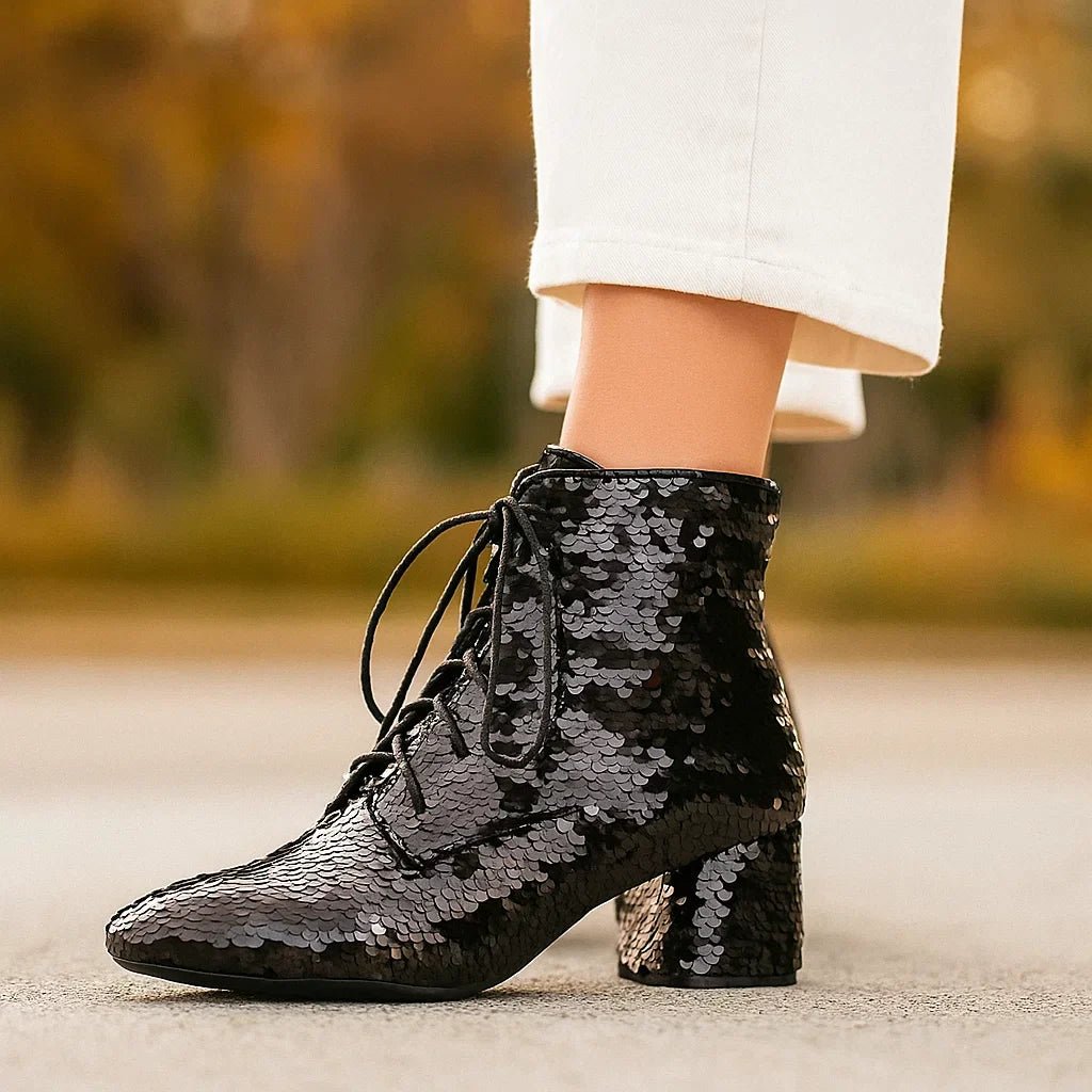 Femme Kimalle - Ankelisaappaat - Nauhat - Tyylikäs Kiilto - EmiyoSuomi - Saappaat Nainen