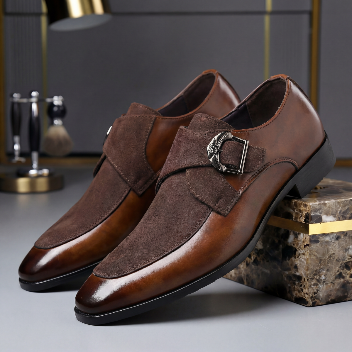 Miesten mokkanahka monk strap pukukengät solkikiinnityksellä kaksivärinenä