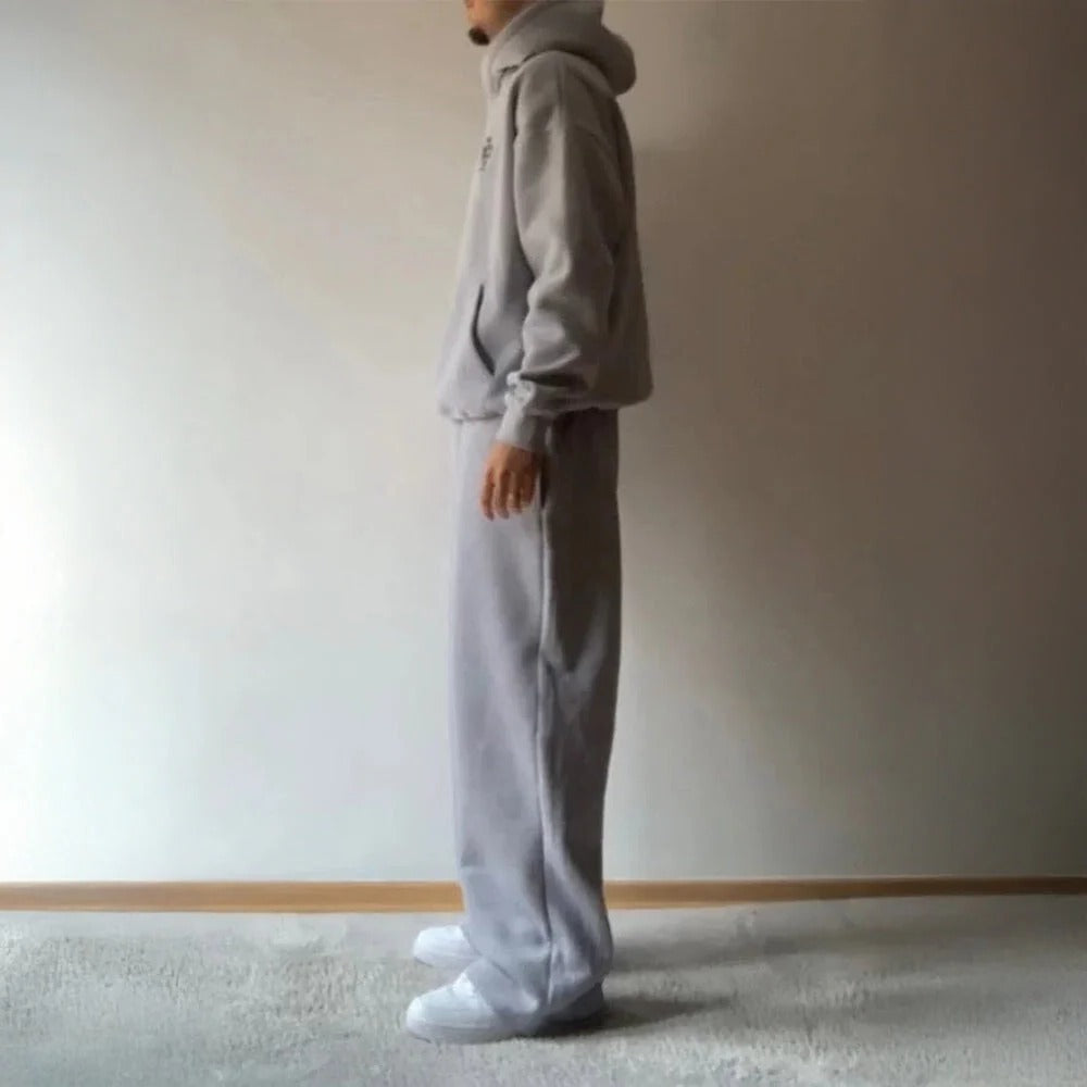 Miesten verryttelyasu | Rento leikkaus, minimalistinen muotoilu