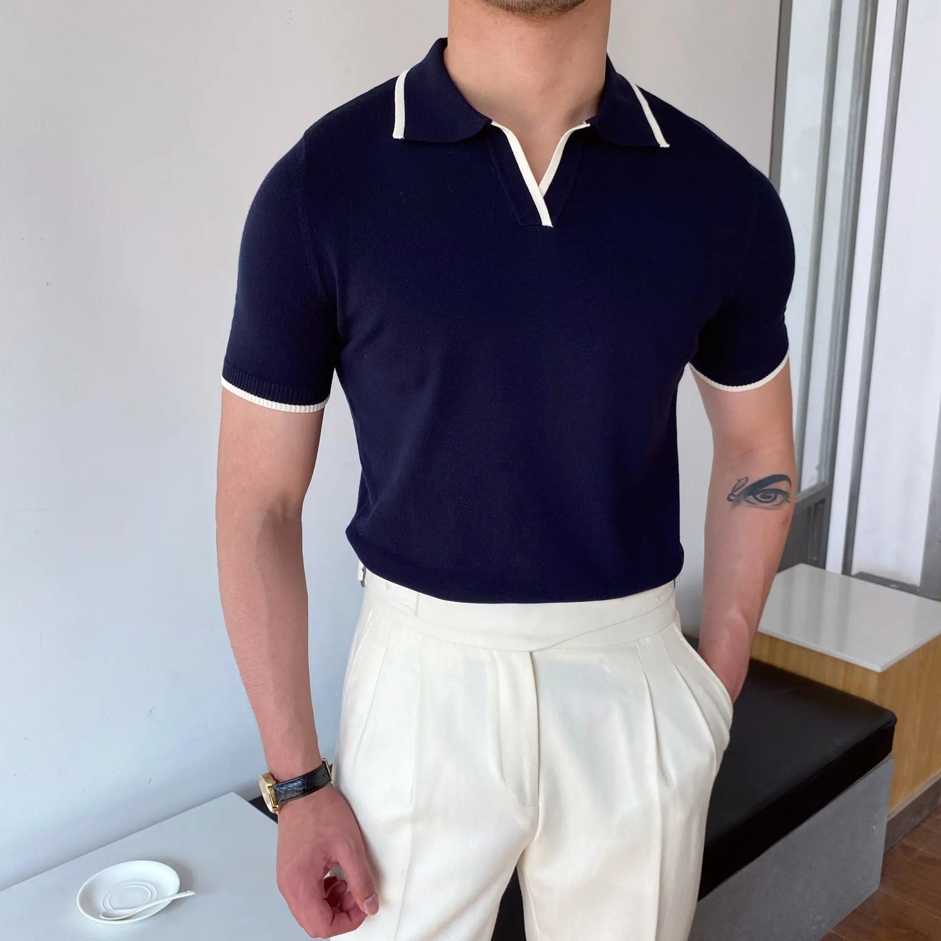 Jakob Polo - Kontrastikaulus - Tyylikäs Miesten Muoti - EmiyoSuomi - Miesten T - paidat