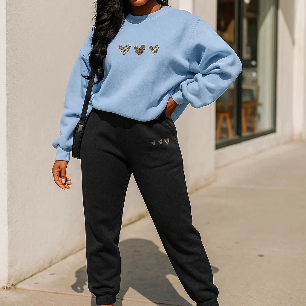 Naisten haalari - kaksiosainen setti - neule ja joggerit - sydämet - EmiyoSuomi - Verkkapuku