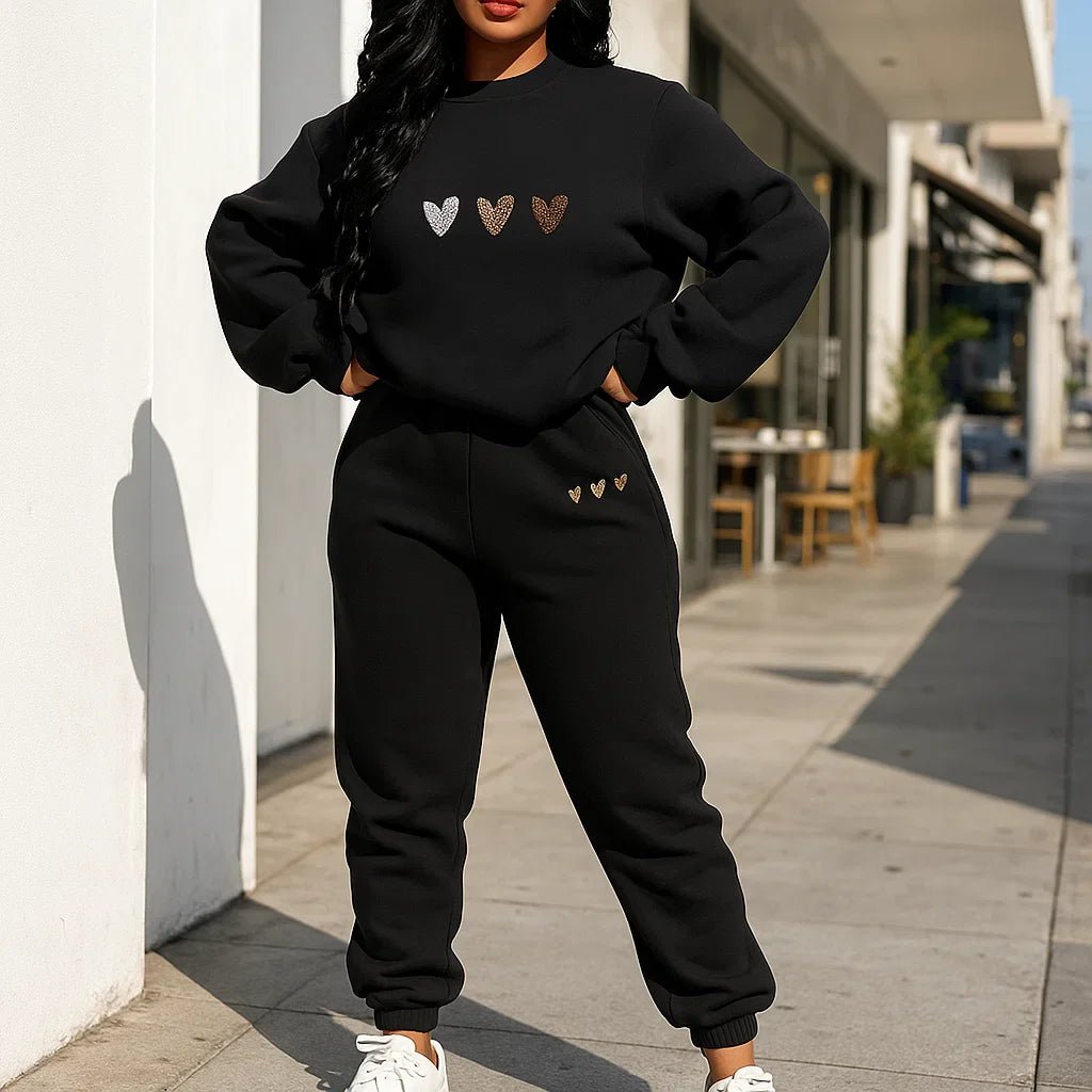 Naisten haalari - kaksiosainen setti - neule ja joggerit - sydämet - EmiyoSuomi - Verkkapuku