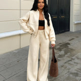 Naisten lounge - puku - mukava - tyylikäs - arkeen - EmiyoSuomi - Verkkapuku