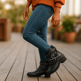 Naisten Muotisaappaat - Koristeelliset Remmit - Niitit - Stilla - EmiyoSuomi - Saappaat Nainen