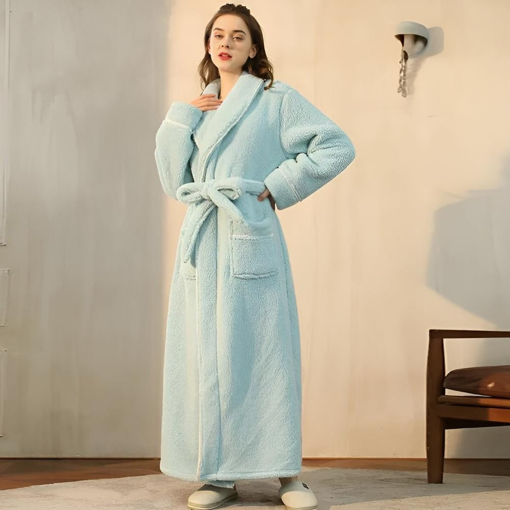 Naisten pitkä fleece aamutakki vyöllä ja taskuilla huivikaulus