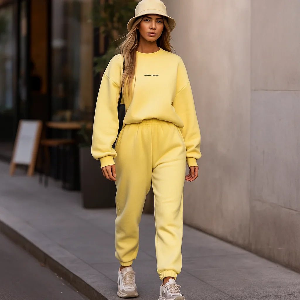 Tyylikäs Naisten Verryttelypuku Jade - Setti Huppari - Housut - Urheilu - EmiyoSuomi - Verkkapuku