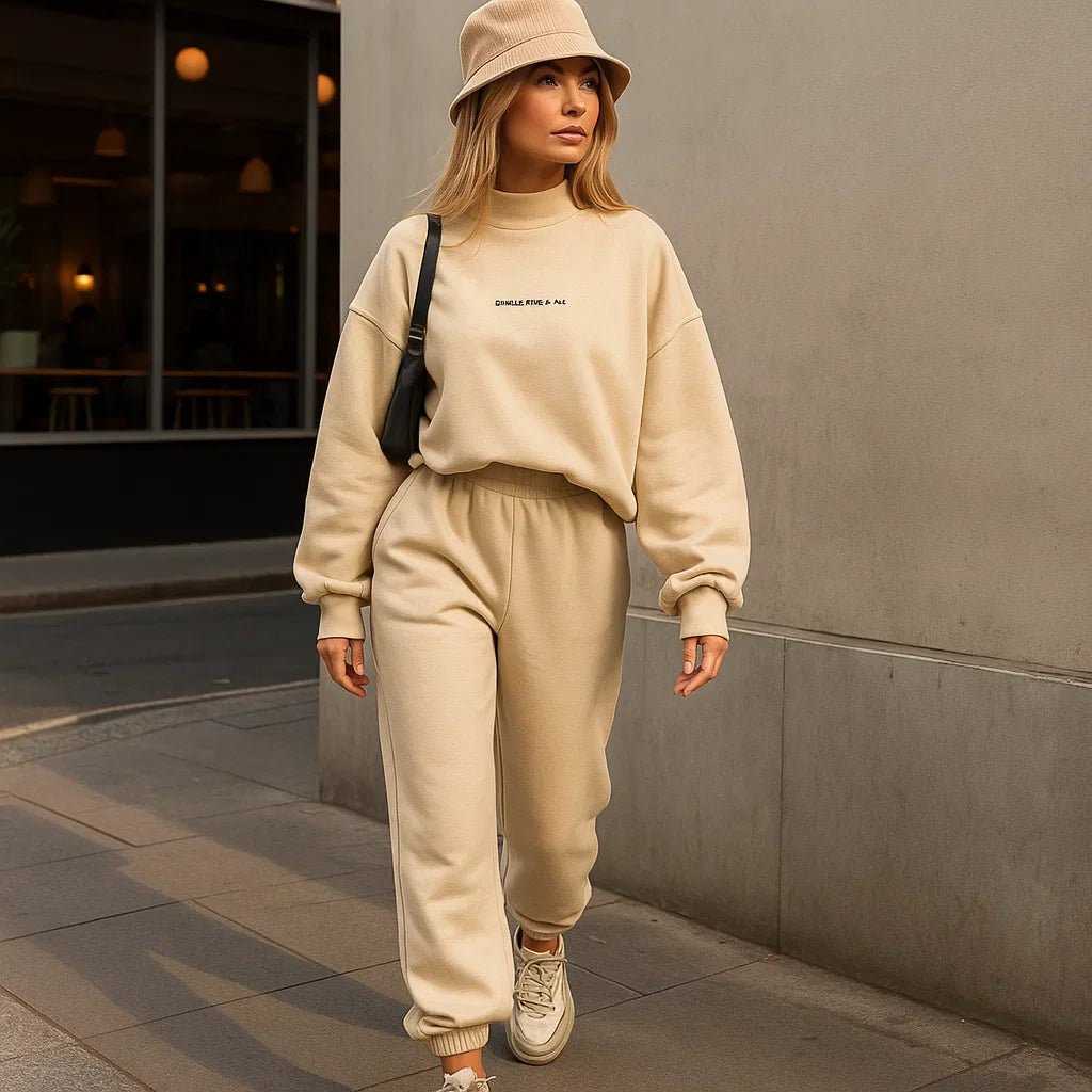 Tyylikäs Naisten Verryttelypuku Jade - Setti Huppari - Housut - Urheilu - EmiyoSuomi - Verkkapuku