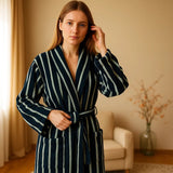 VelvetDawn – Tyylikäs Kylpytakki Luksuspuuvillasta Ajattomilla Raidallisilla Yksityiskohdilla - EmiyoSuomi - Kylpytakit