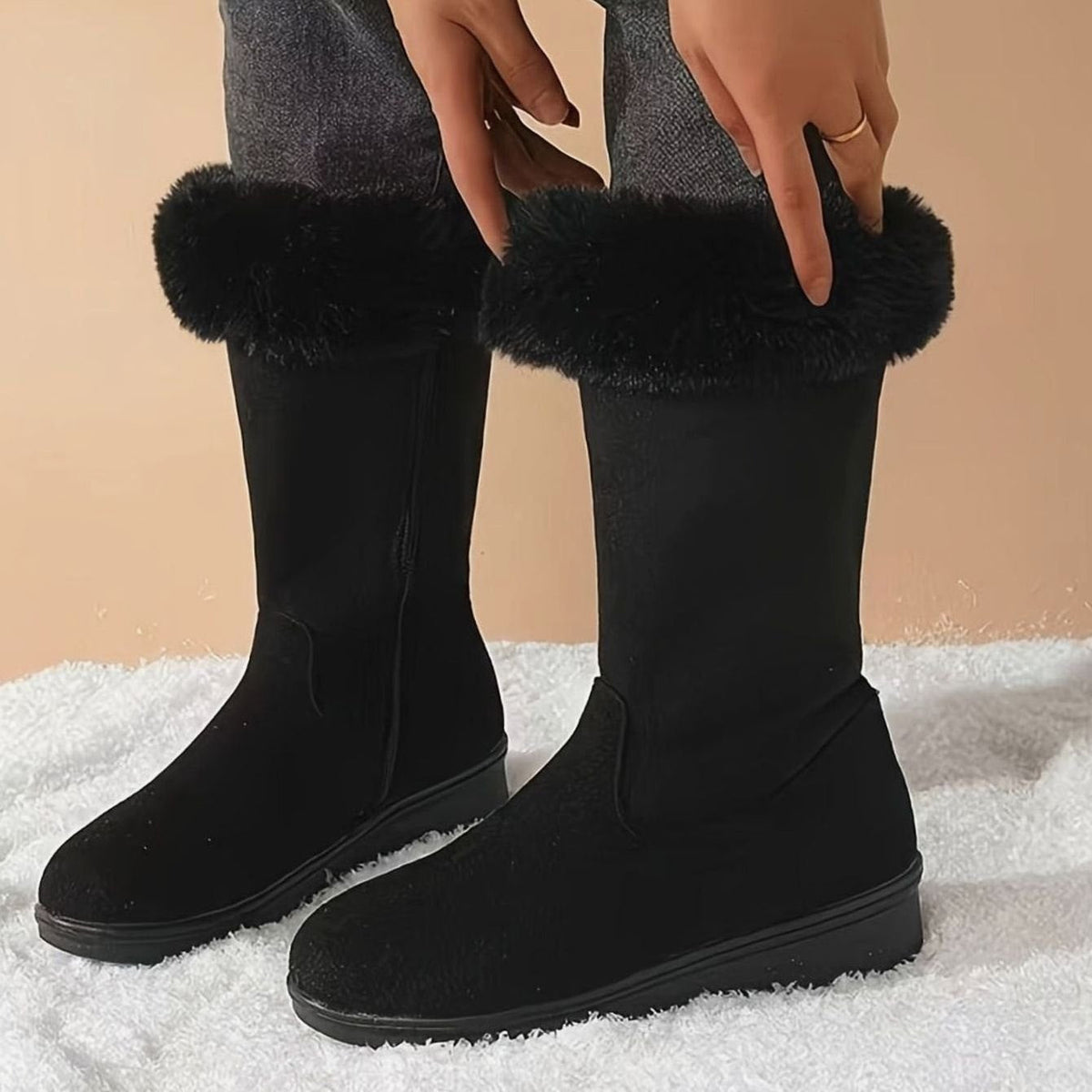 Naisten tekoturkiskäänteellä slip-on nilkkasaappaat tasapohjalla talvikäyttöön
