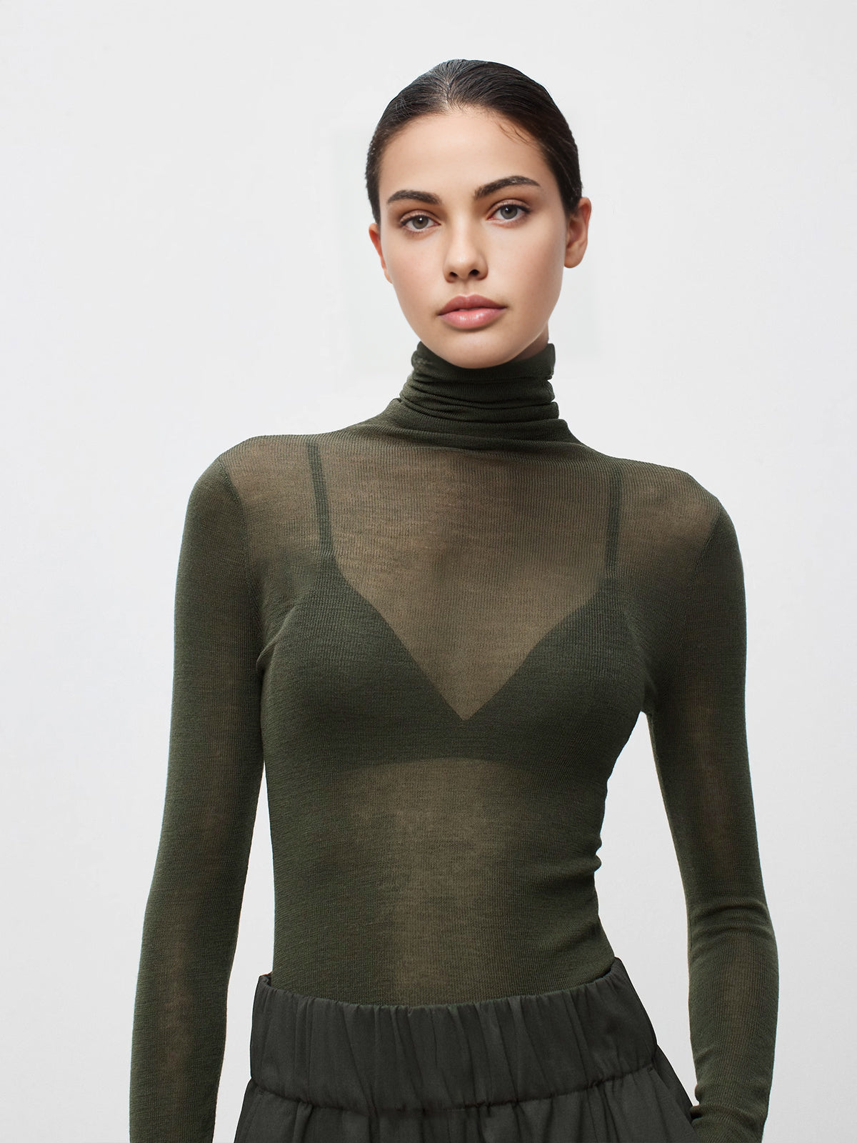 Naisten villasekoite turtleneck sweater poolokauluksella säännöllinen istuvuus